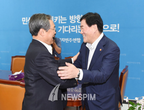 우윤 이미지