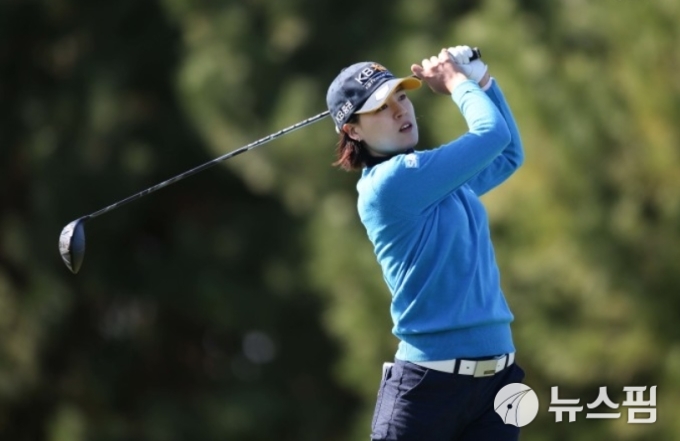 [LPGA] Jeonji, tied for 10th on the first day of the opening game… Daniel Kang is the sole leader