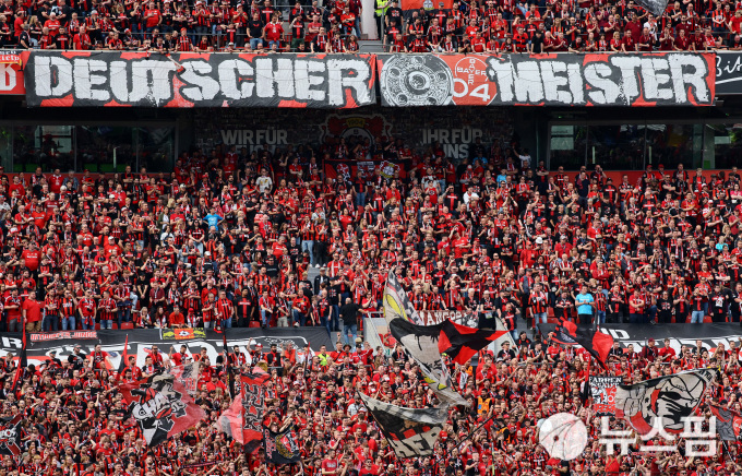 [분데스리가] Leverkusen remporte son premier titre invaincu en Bundesliga