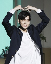 썸네일 이미지