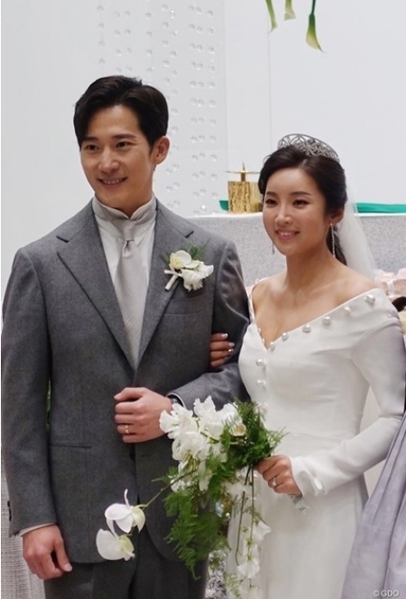 이완·이보미, 결혼 7년 만에 부모 된다…내년 2월 딸 출산