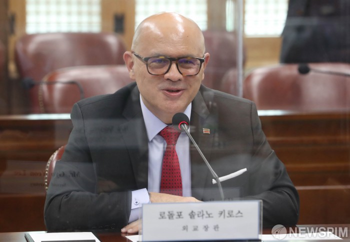 키로스 이미지