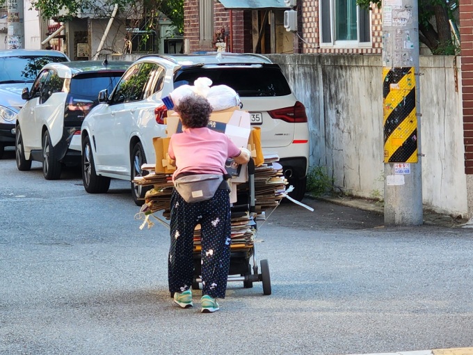 "노후 준비 수요 잡아라"…실버산업, 주거·헬스·금융으로 사업 확장