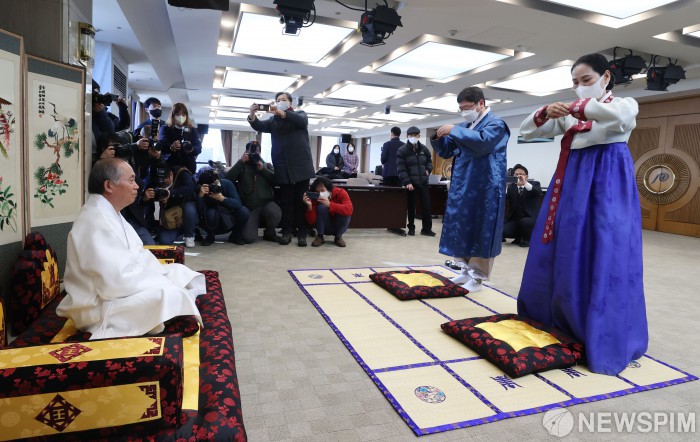 다가오는 '설날'...올바른 세배법은?