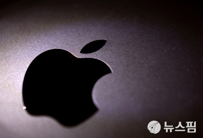 "애플, EU의 디지털 시장법 위반 혐의 첫 제소 기업될 듯"