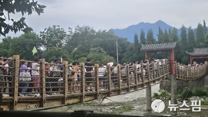 [중국여행] <2> 두장옌 참관후 마파두부, 후식은 청두 콴짜이 전통거리서 우량예 커피와 아이스크림