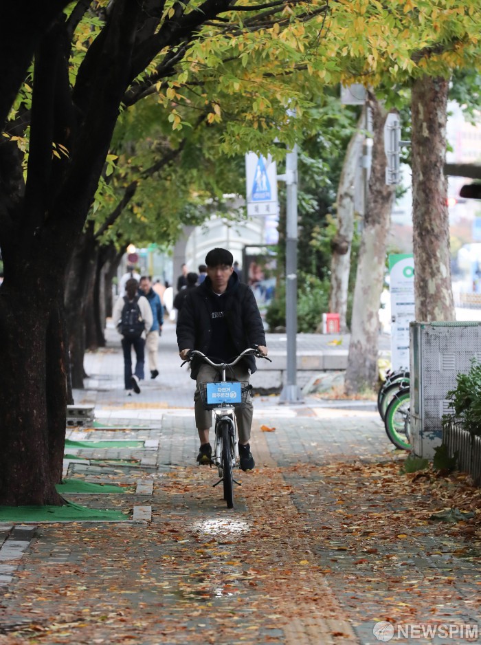 首尔市共享单车"叮铃铃" 实践碳减排优惠多多