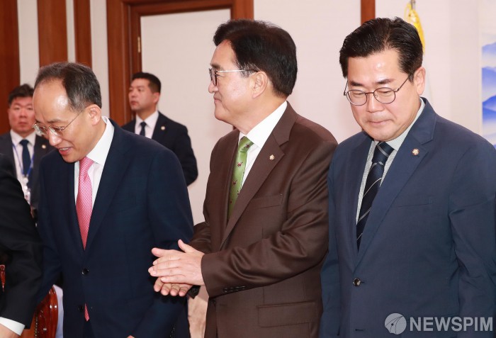 여야, 추석 '숨고르기'…채해병·김건희 특검 멈추고 민심 본다