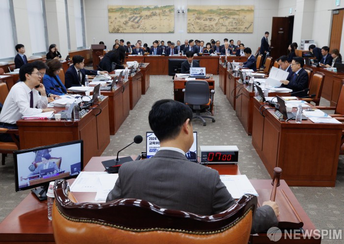 국회 교육위, 한국교육학술정보원 등 국정감사 실시