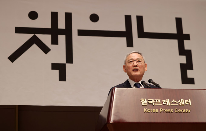 유인촌 장관 "한강 노벨상 수상 계기, 세종학당·문화원 K문학 확산시킬 것"