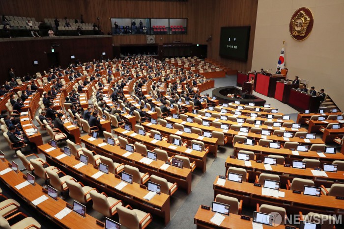 김건희 특검법 표결 앞두고... 텅빈 국민의힘 의원들의 자리