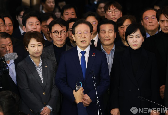 [비상계엄] 이재명 "주식시장 등 경제 상황 걱정...한동훈과 소통해야"