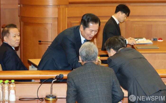 정청래 법사위원장, 尹 대통령 '탄핵심판' 첫 변론준비기일 참석