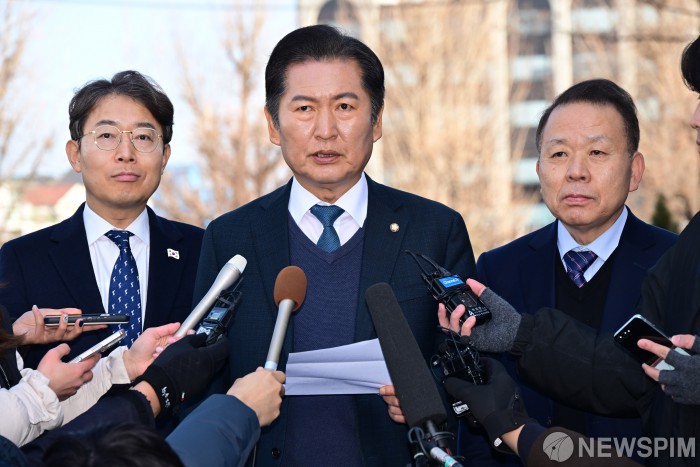 정청래 탄핵소추단장 "내란진압 신속한 파면에 최선 다할것"