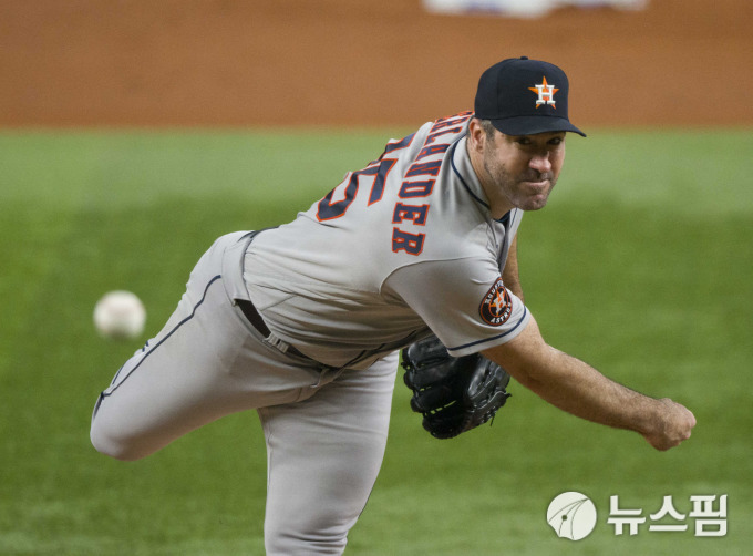 [MLB] '금강불괴' 벌랜더, SF유니폼... 이정후와 한솥밥