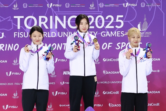 '세계 최강' 한국 쇼트트랙, 동계U대회 남녀 1500m 금·은·동 석권