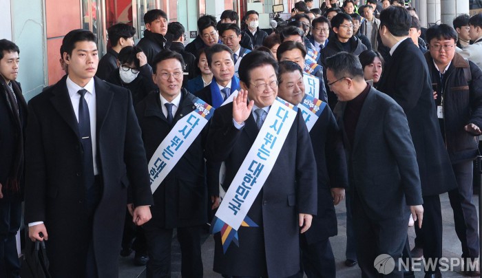 이재명, 민족대명절에 '조기 대선' 준비…과거 설 연휴는 어땠나