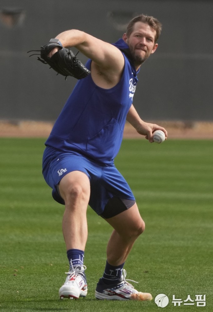 [MLB] 다저스, '전설' 커쇼와 재계약... 18년째 동행