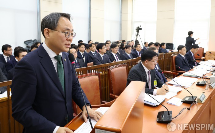 고기동 직무대행 "민주당 제안 25만원 지역화폐, 충분한 논의 필요"