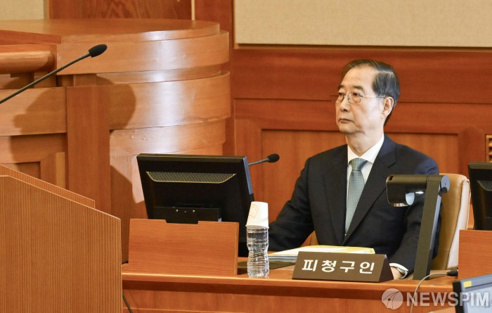 [팩트체크]한덕수 복귀 시 대통령 권한대행 지위 논란…"한 총리에게 돌아가야"