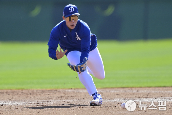 [MLB] 김혜성, 두 번째 시범경기 결장…선발 2루수 에드먼은 1안타