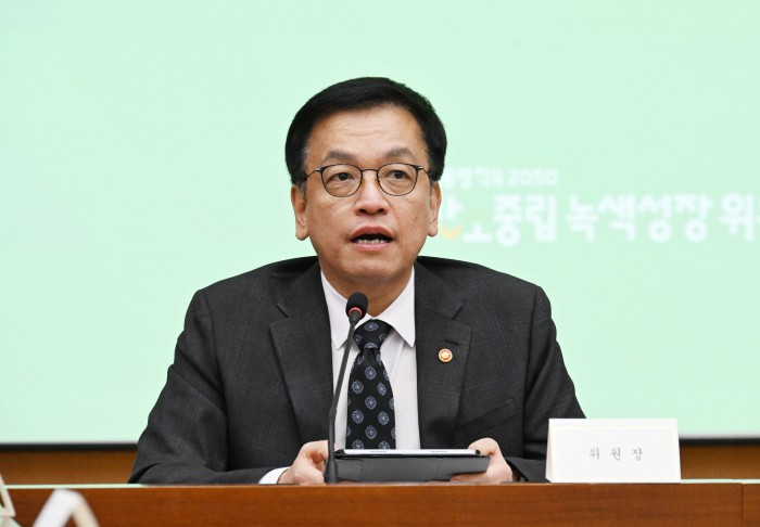 최상목 권한대행 "봄철, 산불 취약 시기…별도 신속대응반 운영" 당부