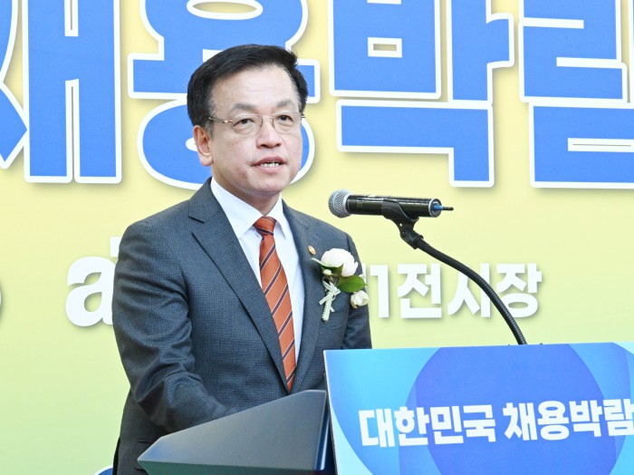 최상목 권한대행 "2027년까지 대학·출연연 공동 연구소기업 3개 이상 신설"