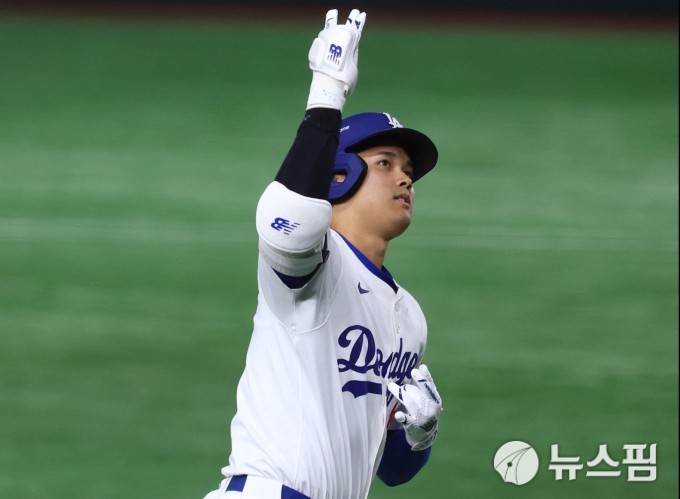 [MLB] 오타니·에드먼, 홈런포... 다저스, 도쿄 개막전 2연승