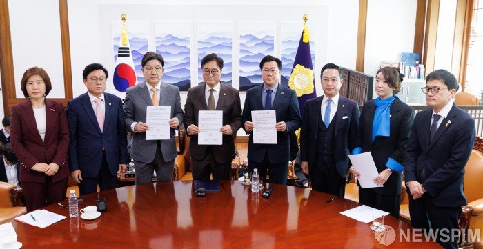 "국민연금, 세대 간 싸울 문제 아냐...구조개혁서 청년 목소리 담겠다"