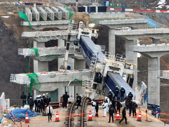 세종안성 고속道 붕괴사고 '과실 비중' 쟁점…도공·현대엔지·하도급사 모두 처분 예상