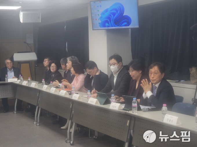 "4월 30일 일괄 유급 결정에 유감"…의대생 집단유급, 의대·교육부 '동상이몽'