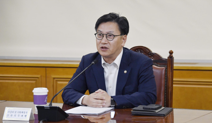 김범석 부총리 대행 "대미 통상·추경 등 흔들림 없이 업무 수행해야"