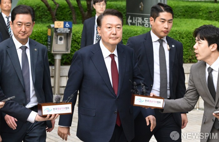 尹, 오는 19일 내란 재판도 지상으로 출입한다
