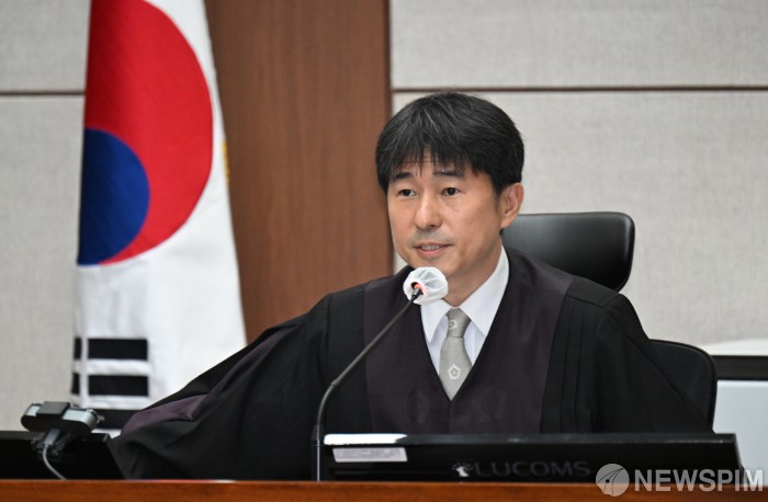 지귀연 부장판사 "술접대 의혹 사실 아냐...공정하게 재판에 매진"
