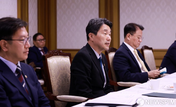 이주호 권한대행, '경제안보전략 간담회'…한·미 2차 기술협의 대응 논의