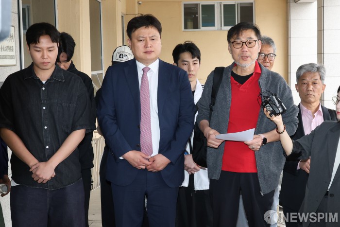 경찰, 'SKT 사태 경영진 고발' 시민단체 고발인 조사