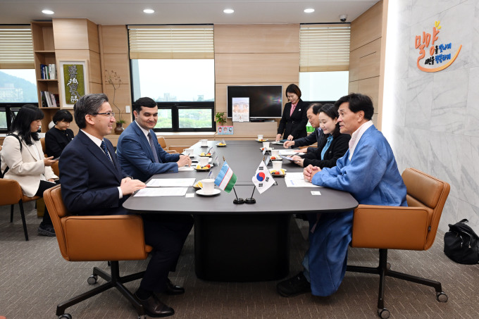 안병구 밀양시장, 주한 우즈베키스탄 대사 접견…실질 협력 논의