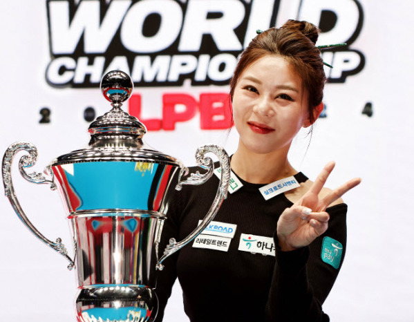 '3쿠션 여제' 김가영 "애버 1.5 이상 유지땐... 남자부 도전"