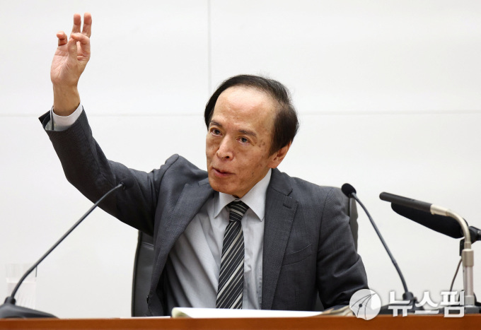 BOJ 총재 "국채 매입 감액 폭 축소는 시장 안정 배려"