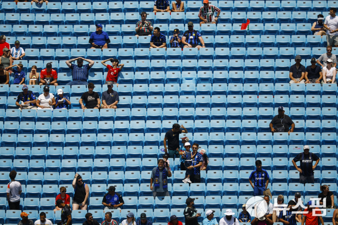 '공짜 표'까지 뿌린 FIFA, 클럽월드컵 흥행 부진에 속앓이