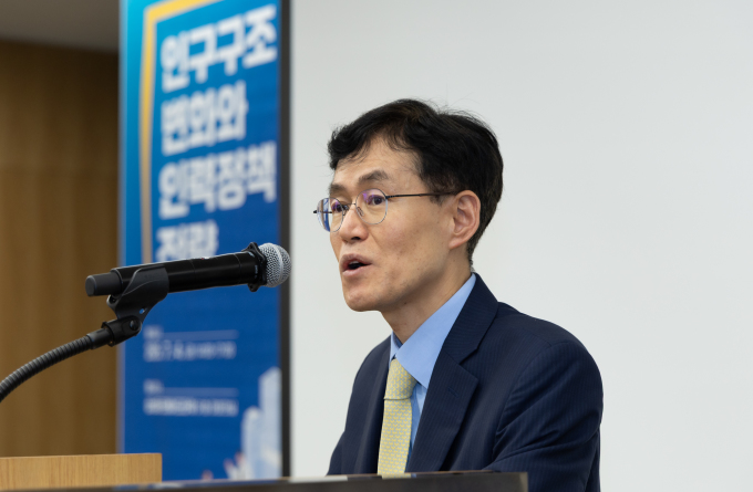 생산연령 줄고 인력난 심화…"외국인·여성 고용·AI 활용 필요"