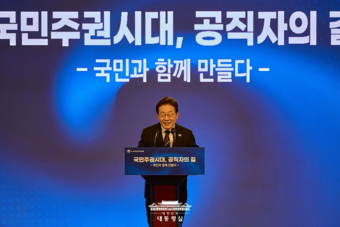 [최연혁 교수의 정치분석]④ 공무원의 질이 국가발전의 원동력이다