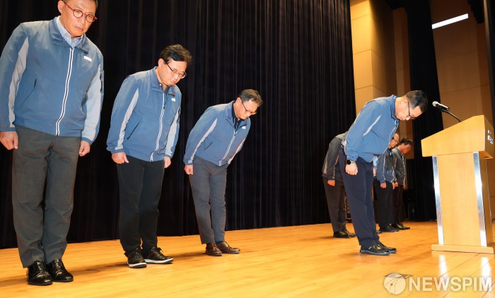 대국민 사과 포스코이앤씨, 뒤돌아 또 사망사고...안전불감증에 '철퇴' 불가피