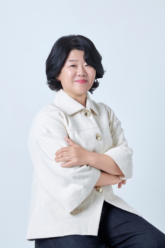 [스타톡] '좀비딸' 이정은 "K팝 유행 빠삭한 칠곡 할머니께 조언 받아"