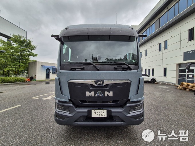 [시승기] "트럭 오너들이 찾는 핵심 성능 쏙쏙"...뉴 MAN TGM 중대형 트럭