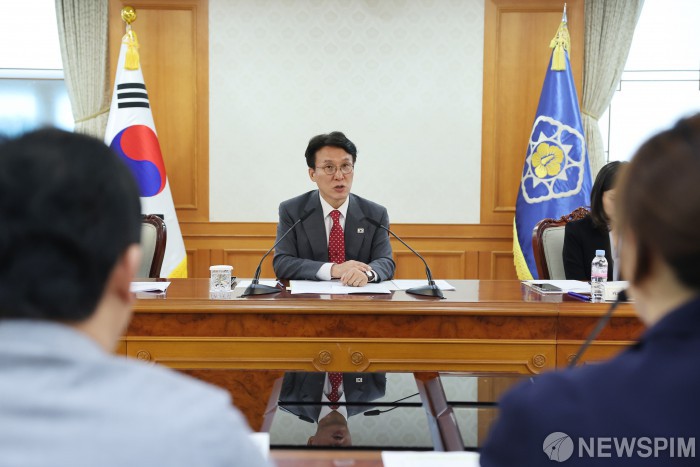 김민석 총리, 관광 활성화 미니 정책 TF회의 주재