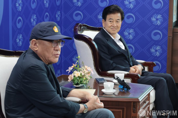 전후납북자피해가족연합회 만난 정동영 장관