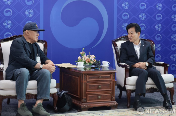 전후납북자피해가족연합회 면담하는 정동영 통일부 장관