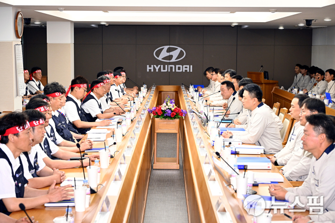 현대차·기아, 임단협 본격화...관세 후폭풍·정년연장·통상임금 쟁점