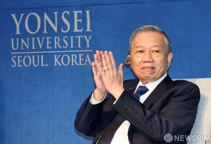 연세대 찾은 '베트남 1인자' 또 럼 서기장